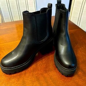 Women’s BooHoo Chelsea Chunky Bootie